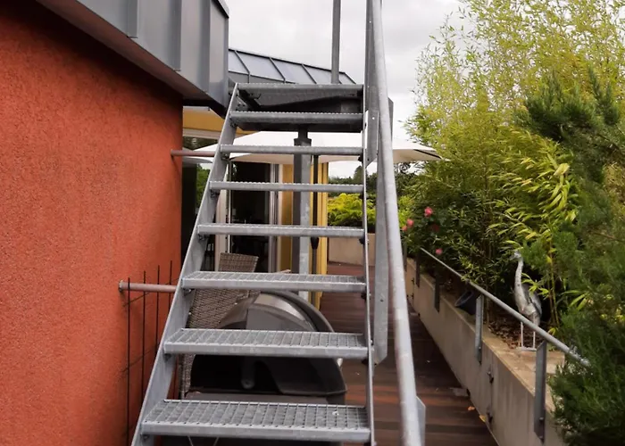 Ueber Den Daechern Von * فلنسبورغ