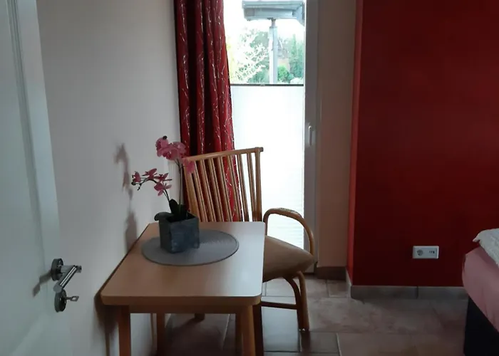 Ueber Den Daechern Von منزل للإقامة